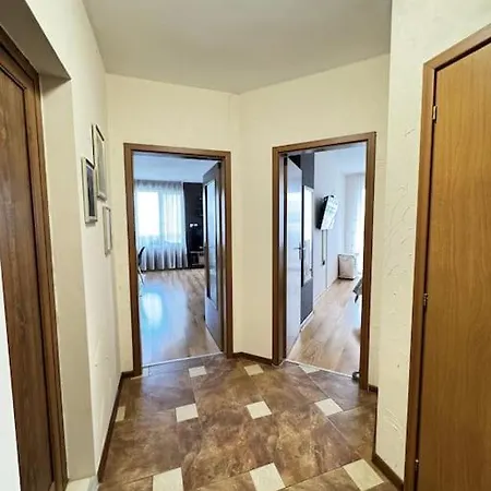 Stylish 1br Flat With Sunny Terrace Apartment
