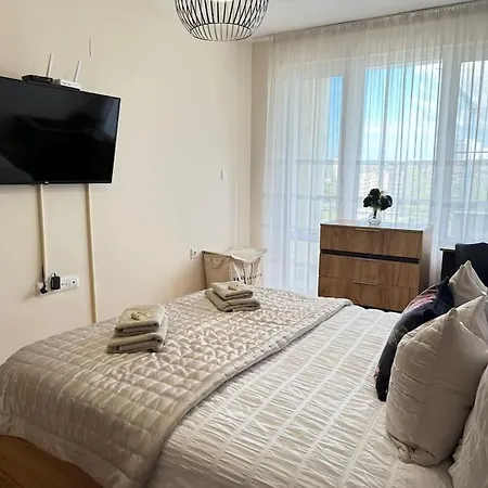 Stylish 1br Flat With Sunny Terrace Apartment *