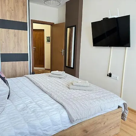 Apartment Stylish 1br Flat With Sunny Terrace